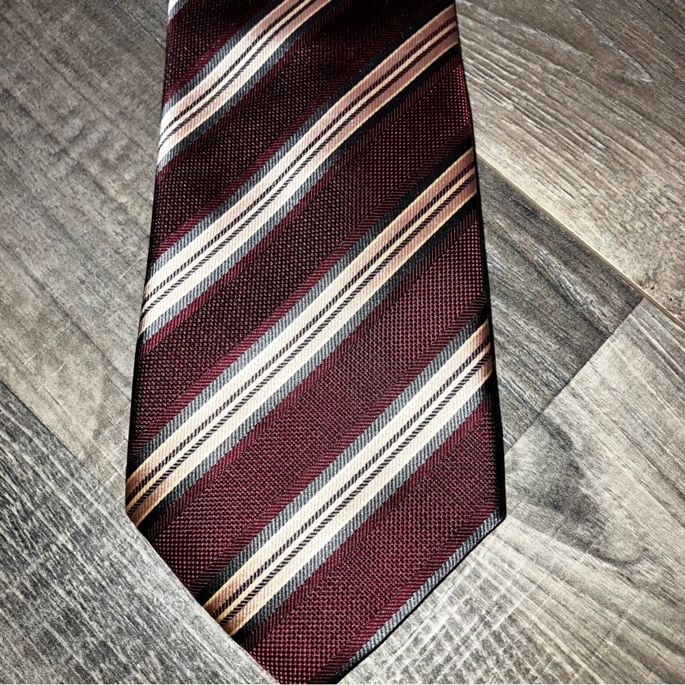 Croft & Barrow Tie in EUC